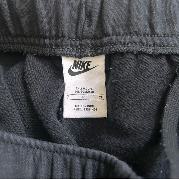 Nike Black Jogger Pants - Picture 2 of 2